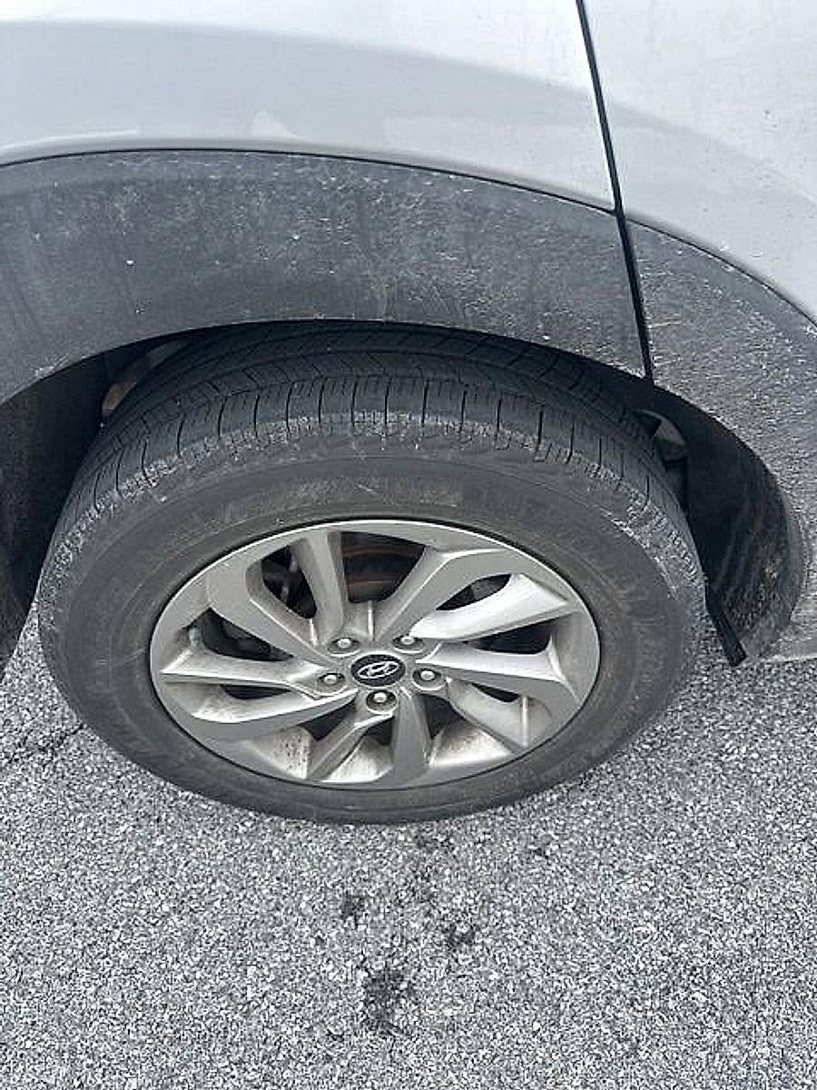 2016 Hyundai TUCSON AWD 4dr SE