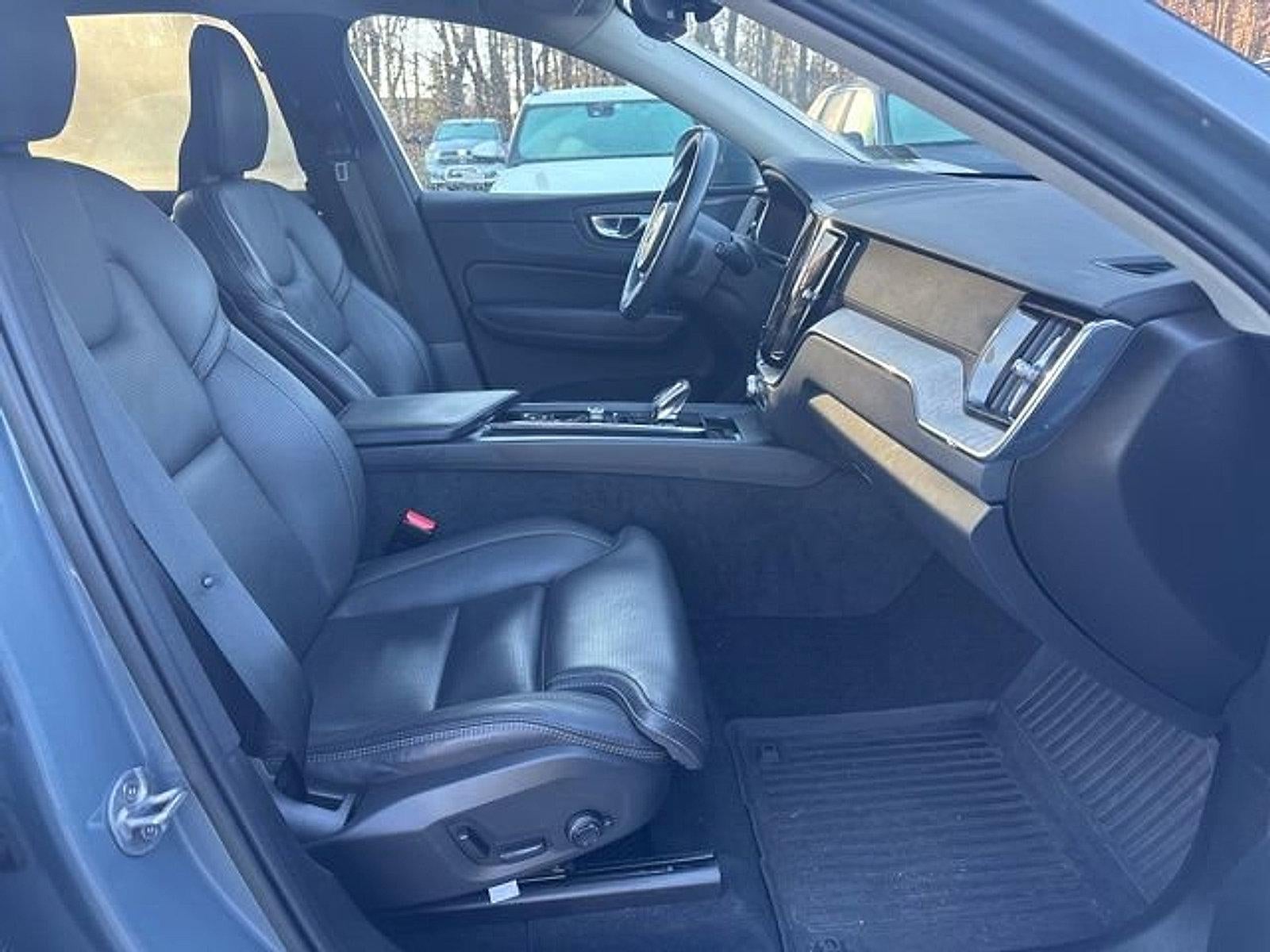 2022 Volvo XC60 B5 AWD Inscription