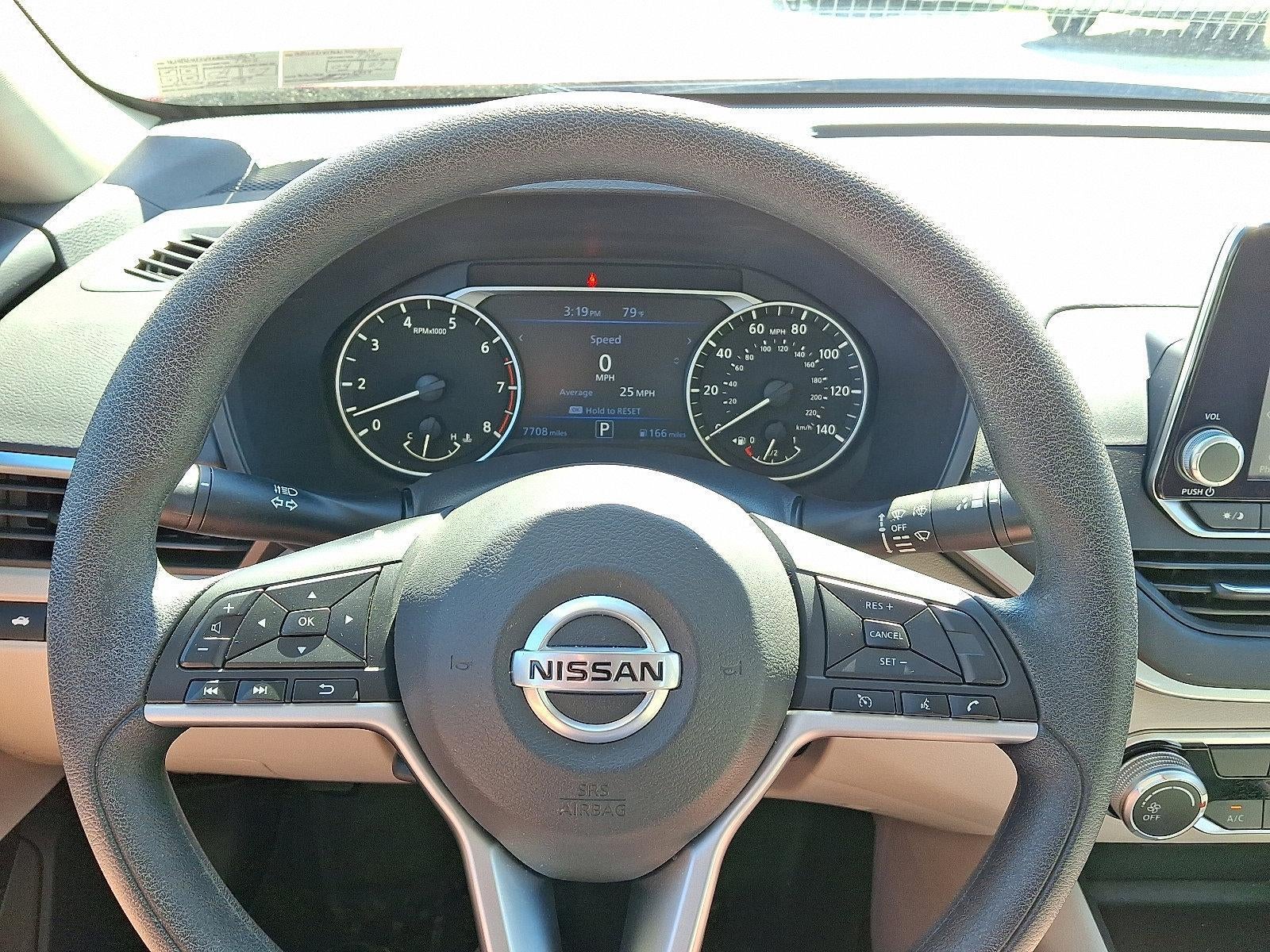 2022 Nissan Altima 2.5 SV Sedan