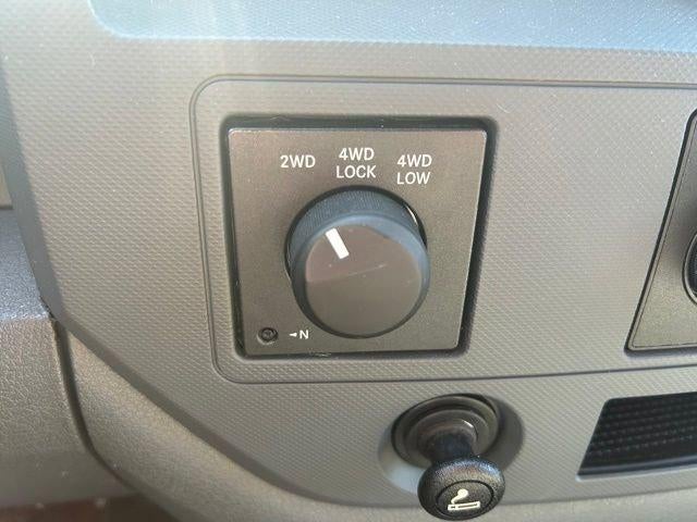 2006 Dodge Ram 2500 4WD Mega Cab 6.3 Ft Box SLT