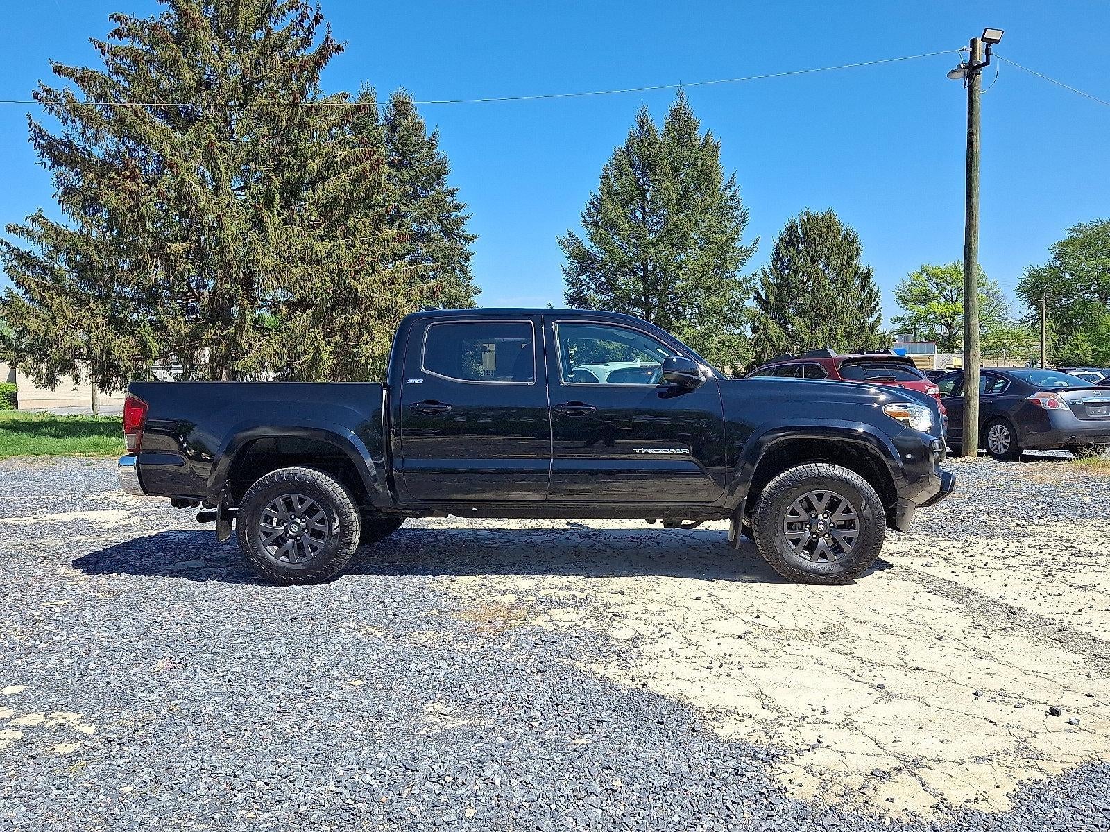 2022 Toyota Tacoma 4WD 4WD SR5 Double Cab 5' Bed V6 AT (Natl)