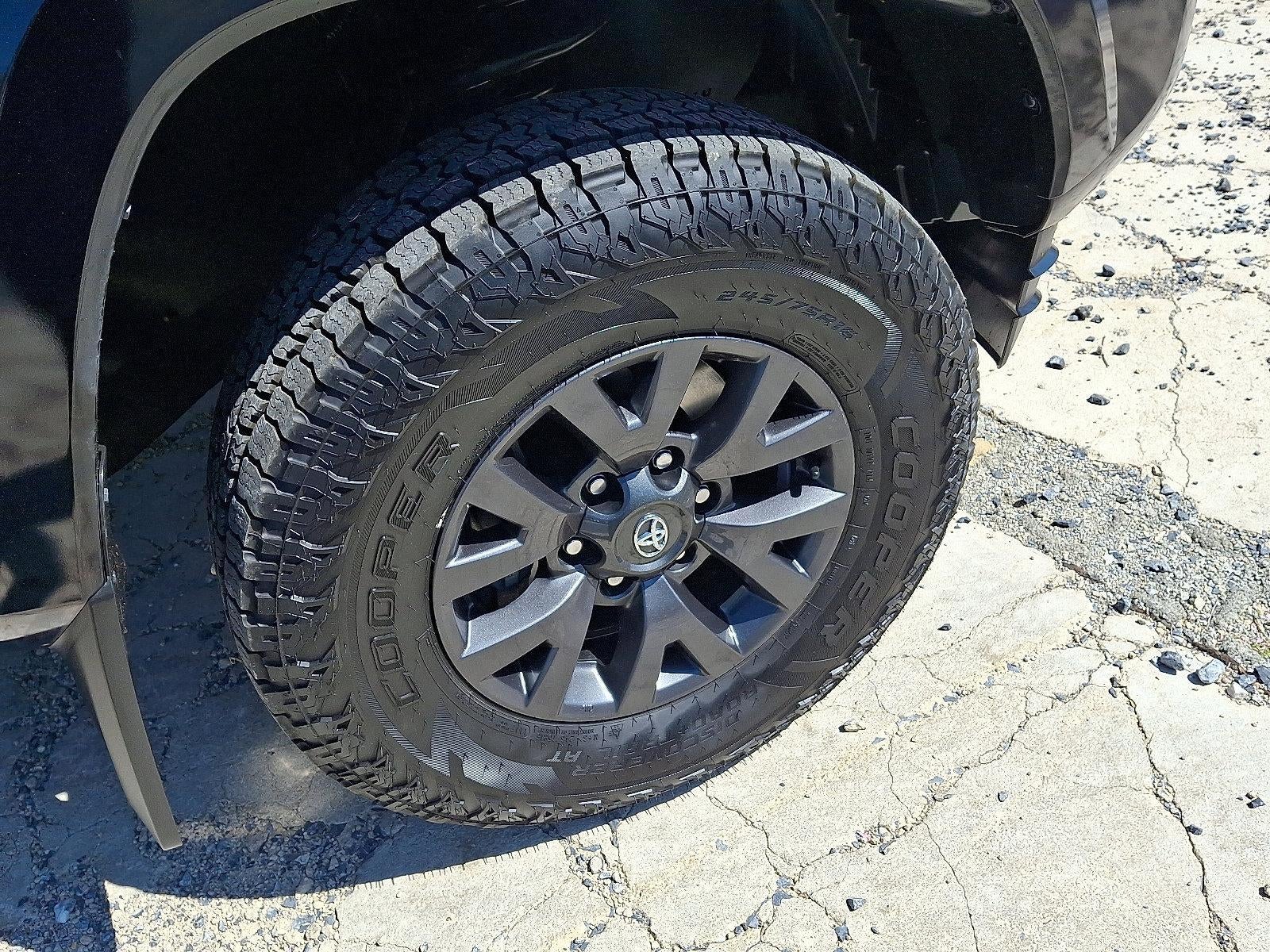 2022 Toyota Tacoma 4WD 4WD SR5 Double Cab 5' Bed V6 AT (Natl)