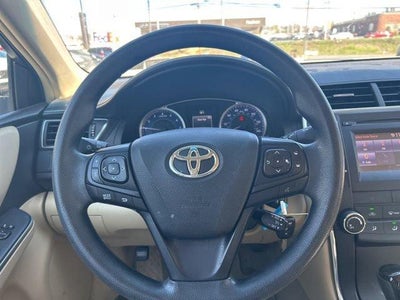 2017 Toyota Camry LE Auto (SE)