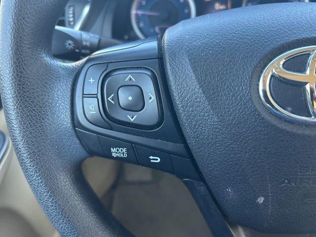 2017 Toyota Camry LE Auto (SE)