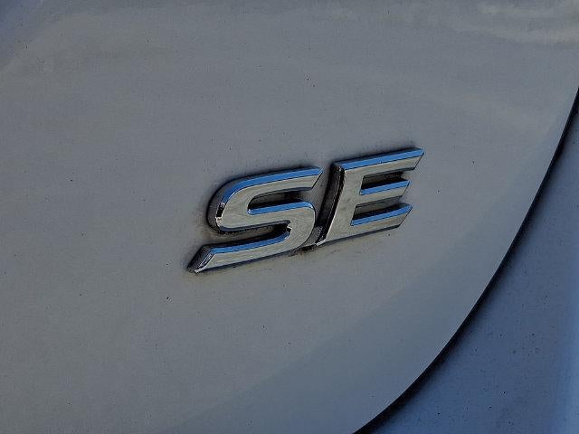 2023 Toyota Camry SE Auto (Natl)