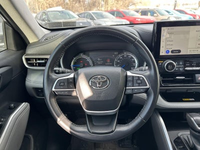 2023 Toyota Highlander Hybrid XLE AWD (Natl)