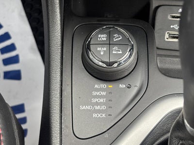 2014 Jeep Cherokee 4WD 4dr Trailhawk