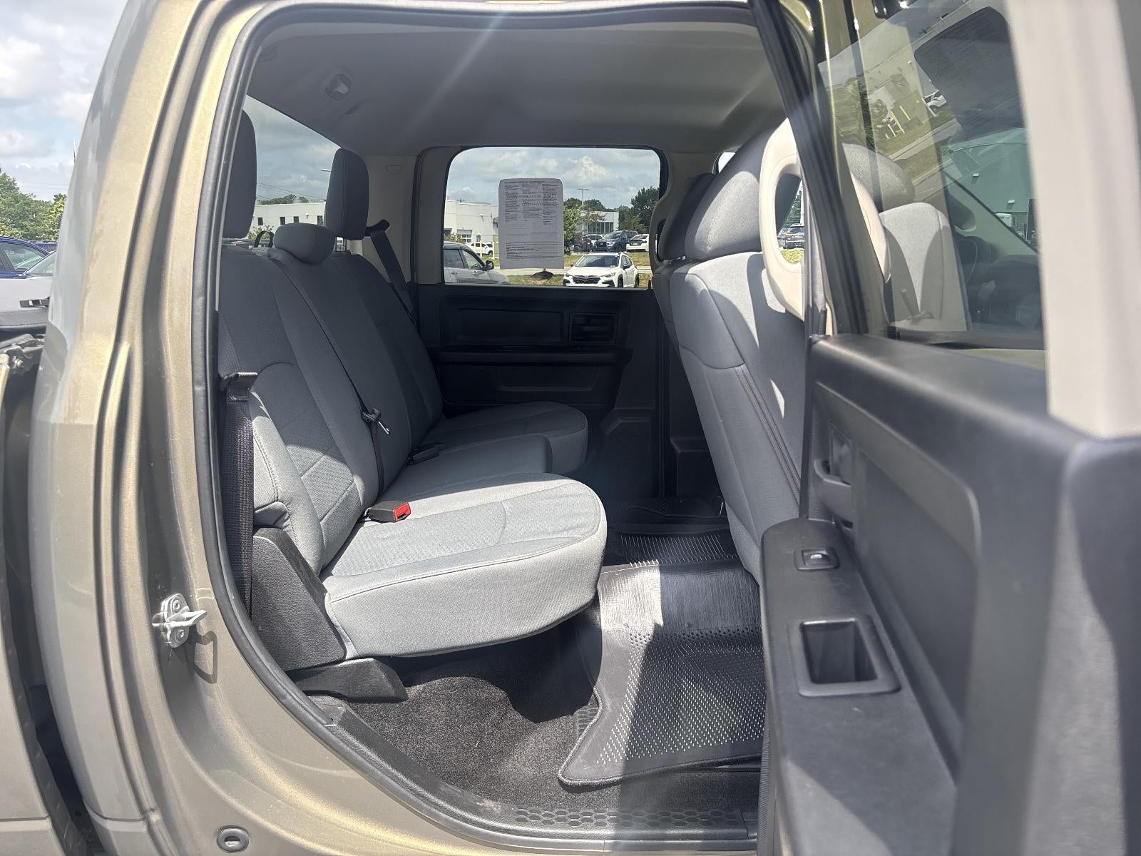 2014 RAM 1500 4WD Crew Cab 5.7 Ft Box Tradesman