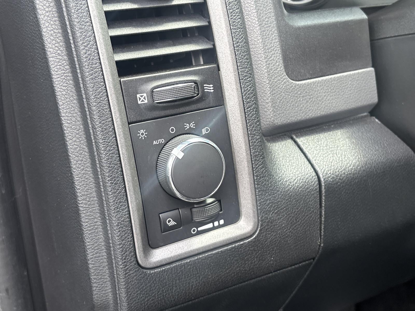 2014 RAM 1500 4WD Crew Cab 5.7 Ft Box Tradesman