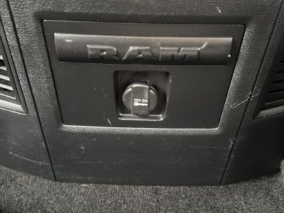 2016 RAM 1500 4WD Crew Cab 5.7 Ft Box Sport