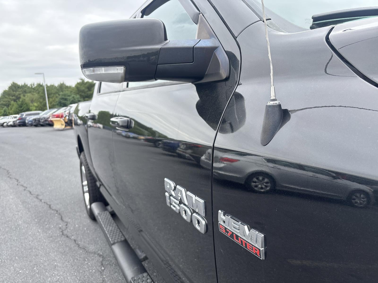 2016 RAM 1500 4WD Crew Cab 5.7 Ft Box Sport