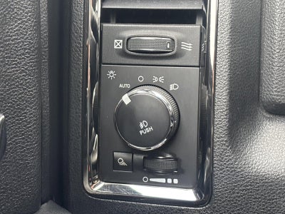 2016 RAM 1500 4WD Crew Cab 5.7 Ft Box Sport