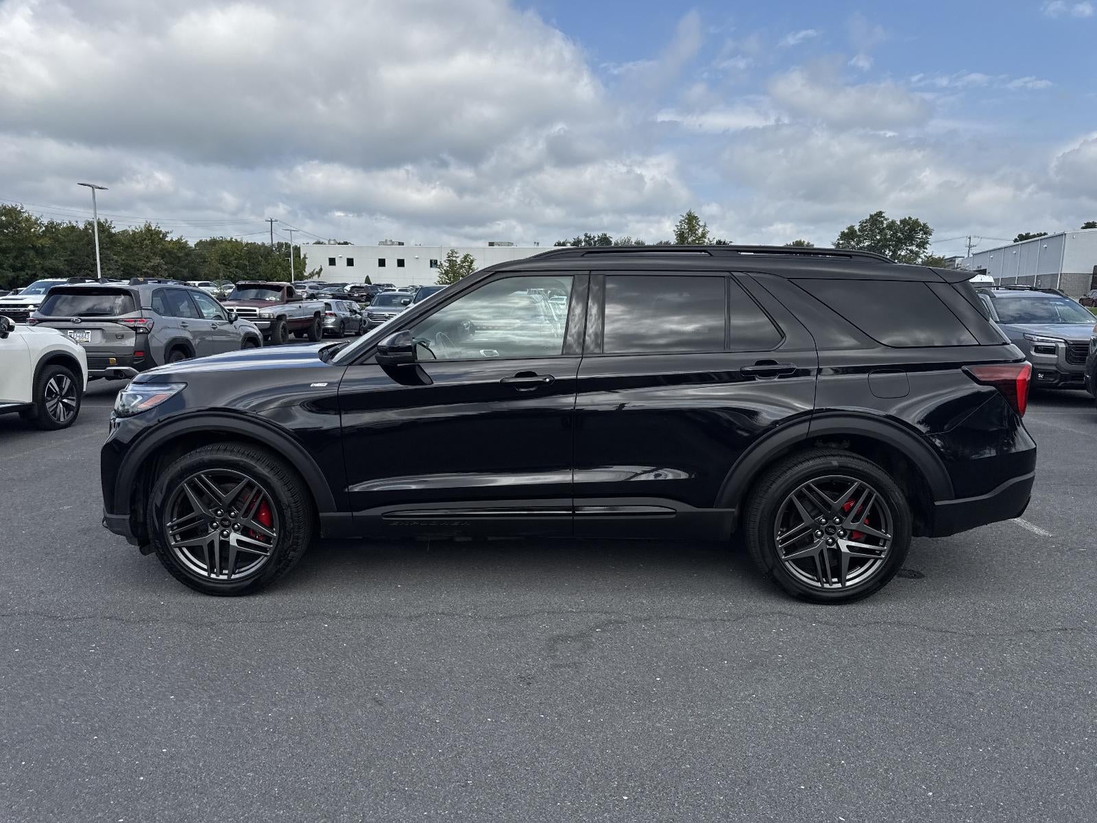 2025 Ford Explorer ST-Line 4WD