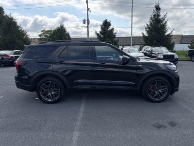 2025 Ford Explorer ST-Line 4WD