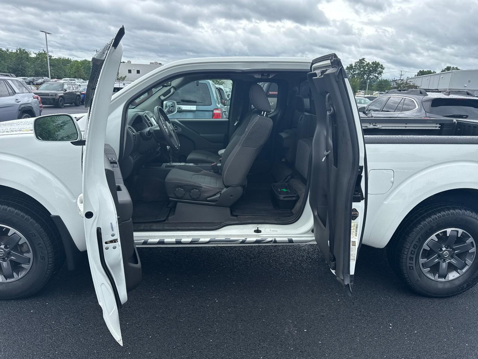2015 Nissan Frontier 4WD King Cab Auto PRO-4X