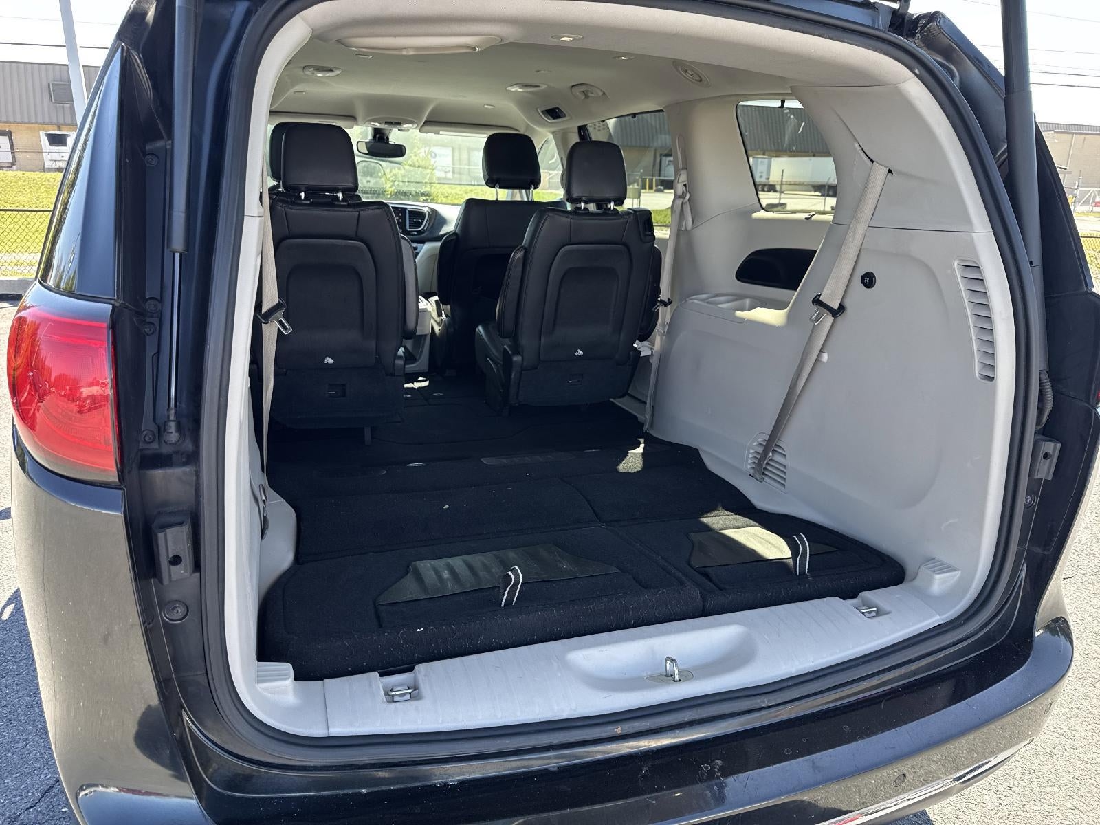 2017 Chrysler Pacifica Touring-L FWD