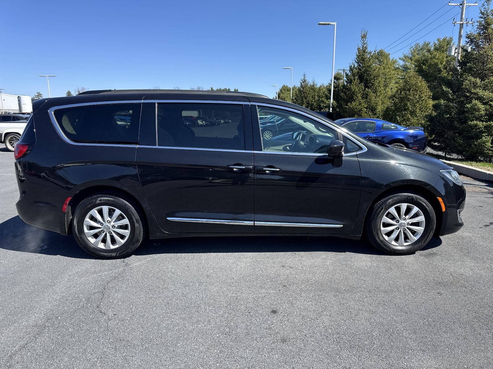 2017 Chrysler Pacifica Touring-L FWD
