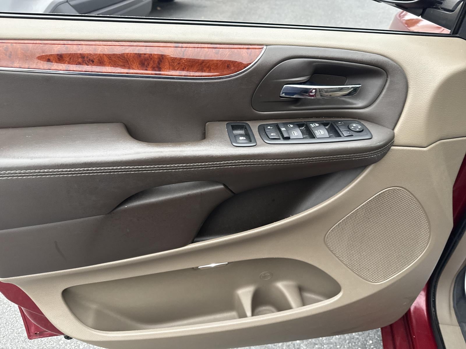 2014 Chrysler Town & Country 4dr Wgn Touring-L