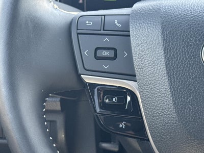 2025 Toyota Camry SE (SE)