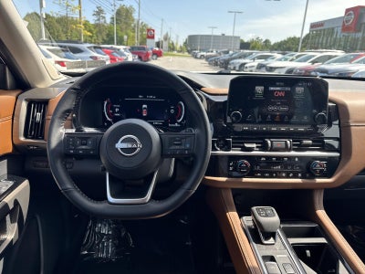 2025 Nissan Pathfinder Platinum 4WD