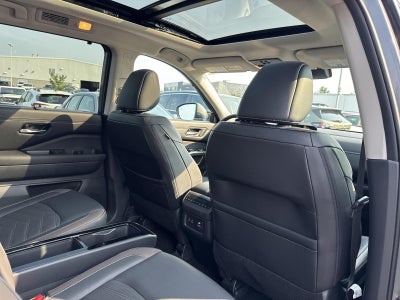 2024 Nissan Pathfinder Platinum 4WD