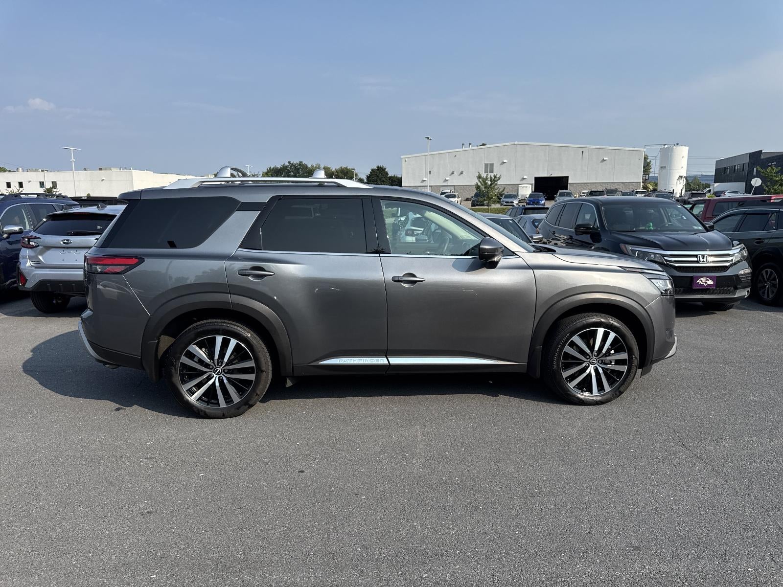 2024 Nissan Pathfinder Platinum 4WD