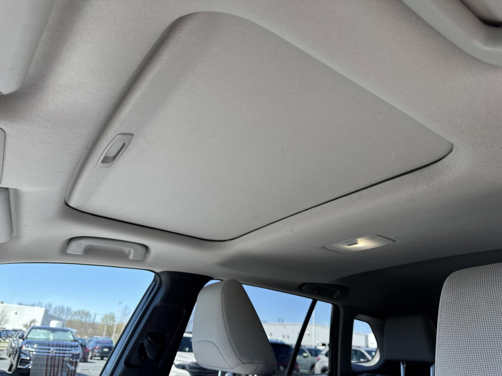 2022 Toyota Corolla Cross LE 4WD (Natl)