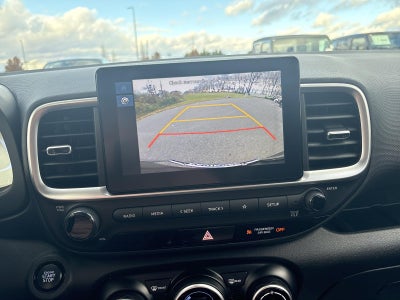 2024 Hyundai VENUE SEL IVT