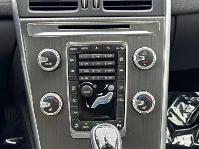 2016 Volvo XC60 AWD 4dr T6 Drive-E