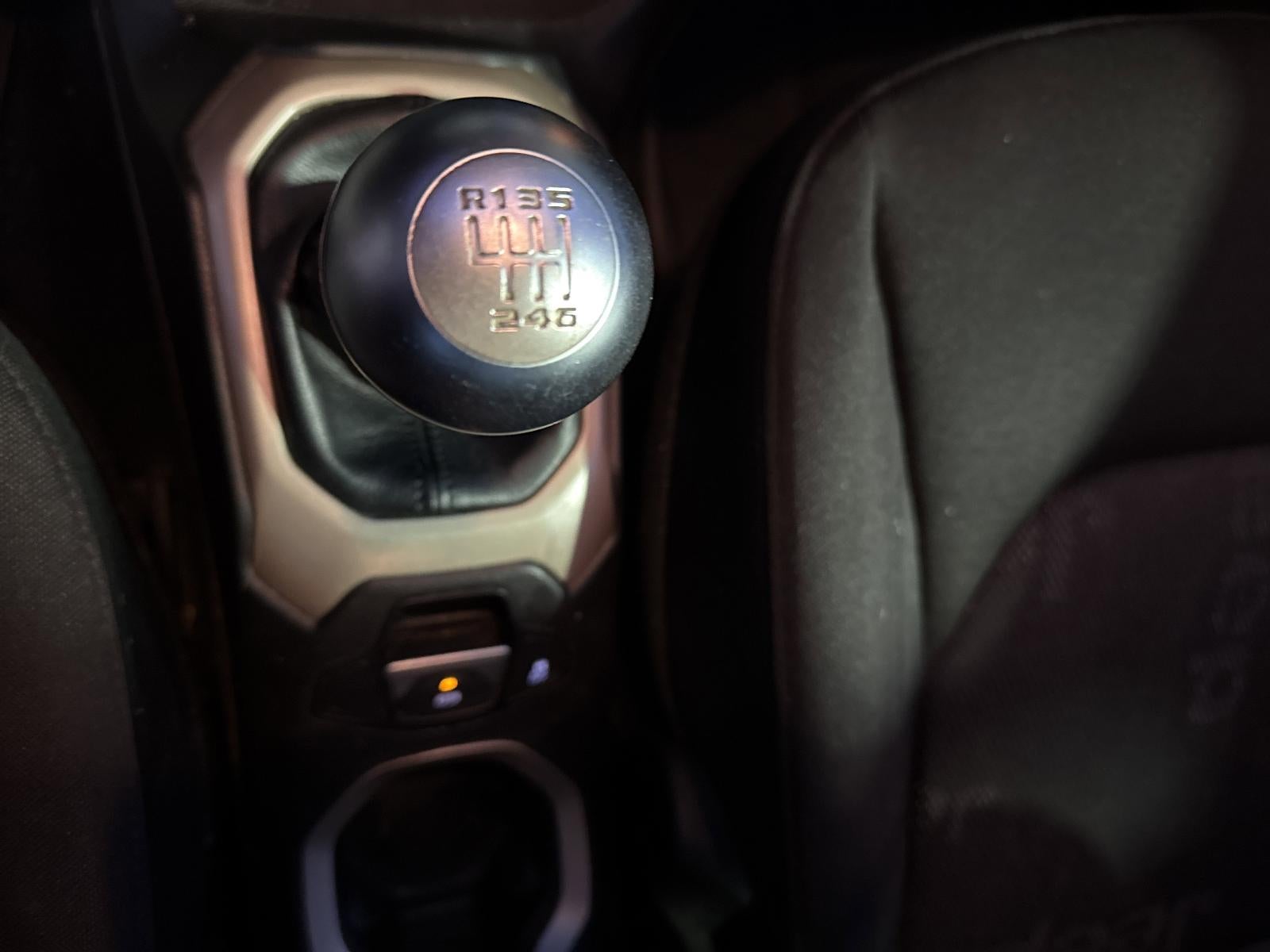 2015 Jeep Renegade FWD 4dr Sport