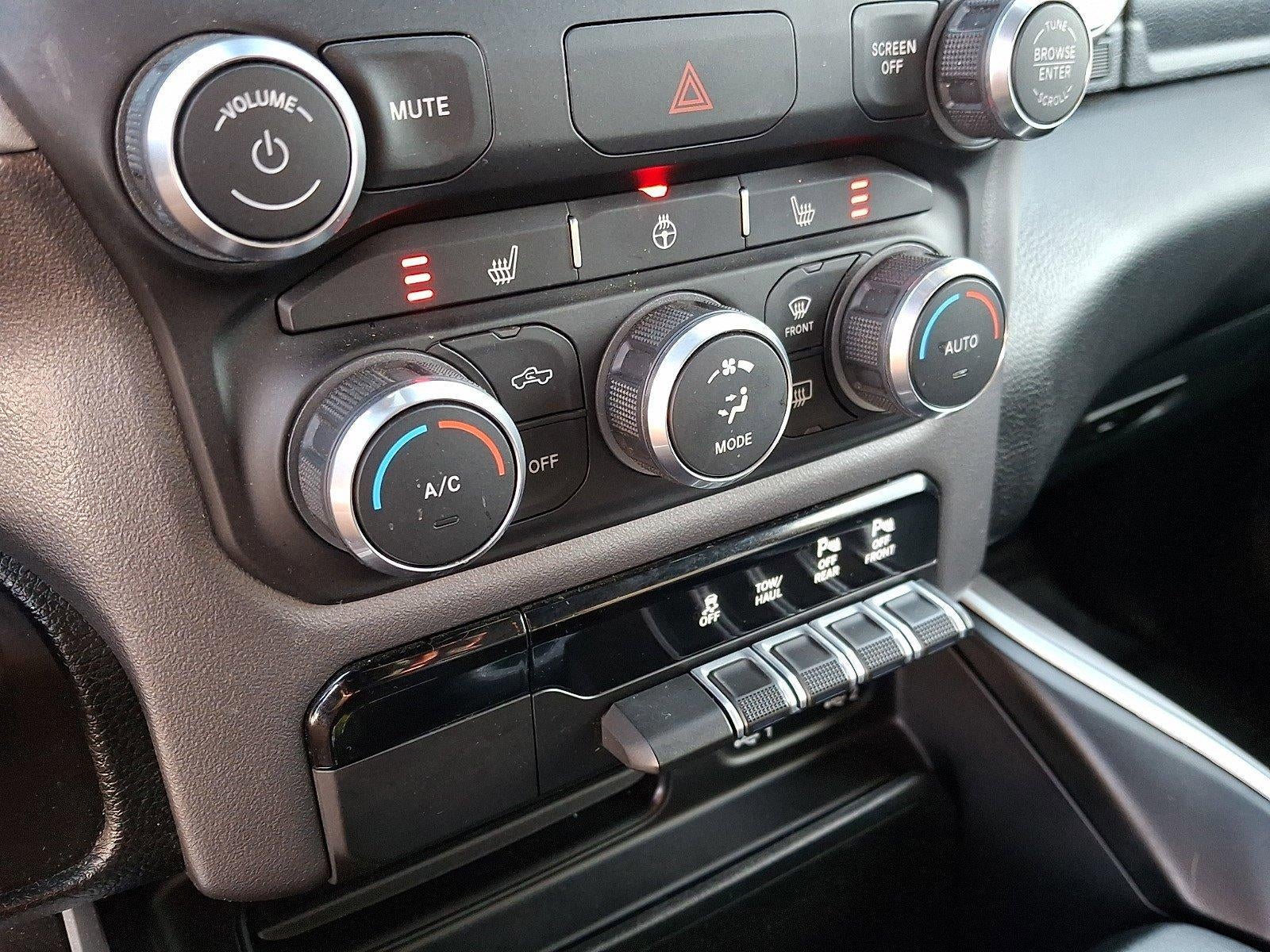 2022 RAM 1500 Big Horn 4x4 Crew Cab 5'7" Box