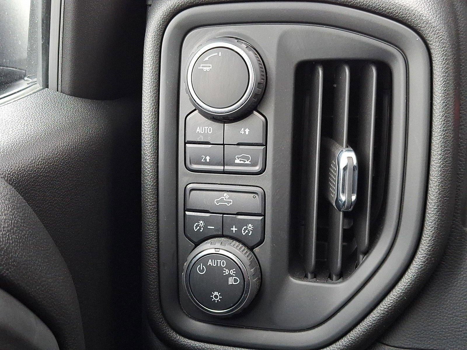 2022 Chevrolet Silverado 1500 Crew Cab Short Box 4-Wheel Drive Custom