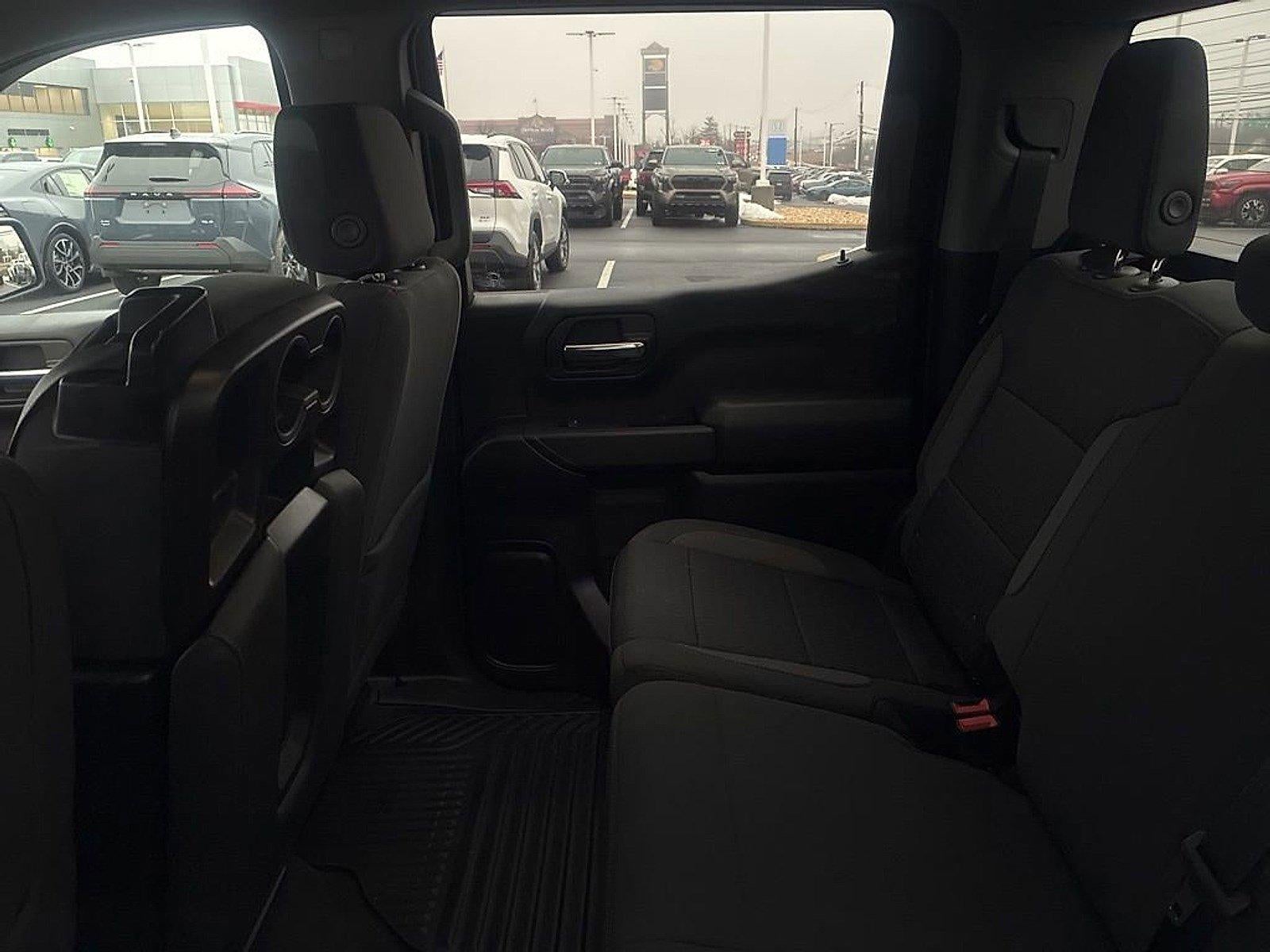 2022 Chevrolet Silverado 1500 Crew Cab Short Box 4-Wheel Drive Custom