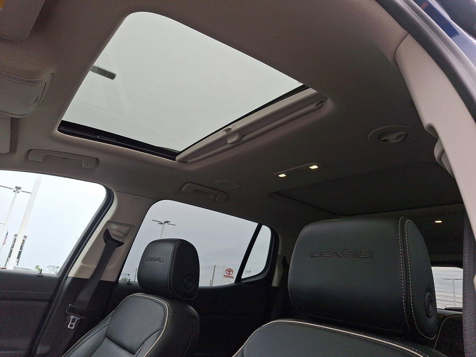 2023 GMC Acadia AWD Denali