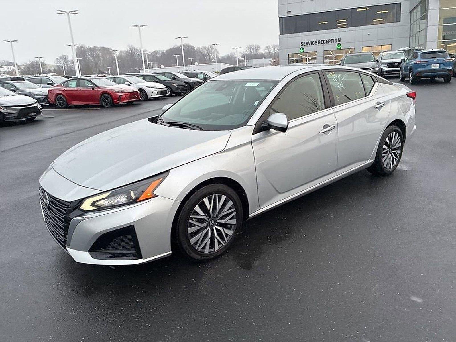 2023 Nissan Altima 2.5 SV Sedan
