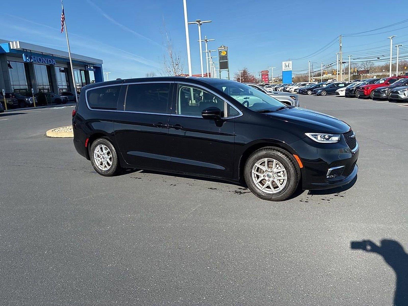 2024 Chrysler Pacifica Touring L FWD