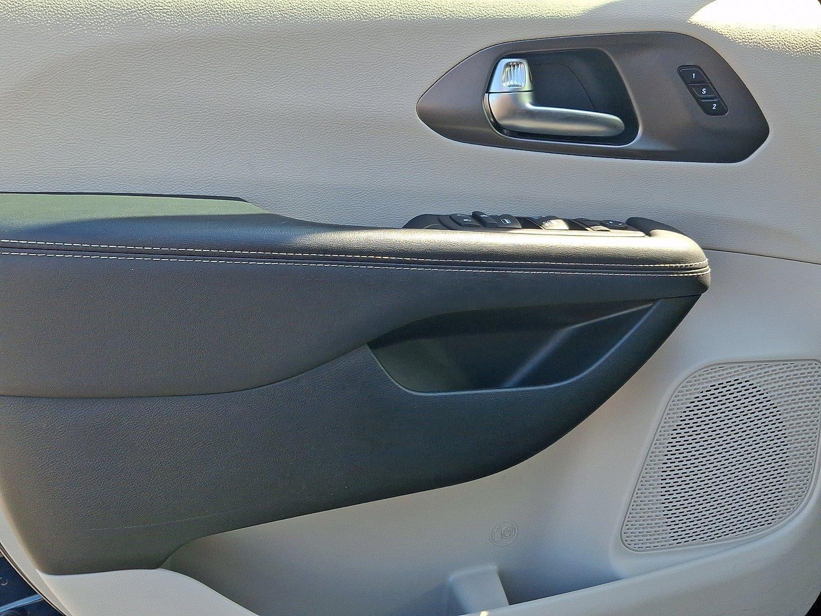 2024 Chrysler Pacifica Touring L FWD