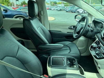 2024 Chrysler Pacifica Touring L FWD