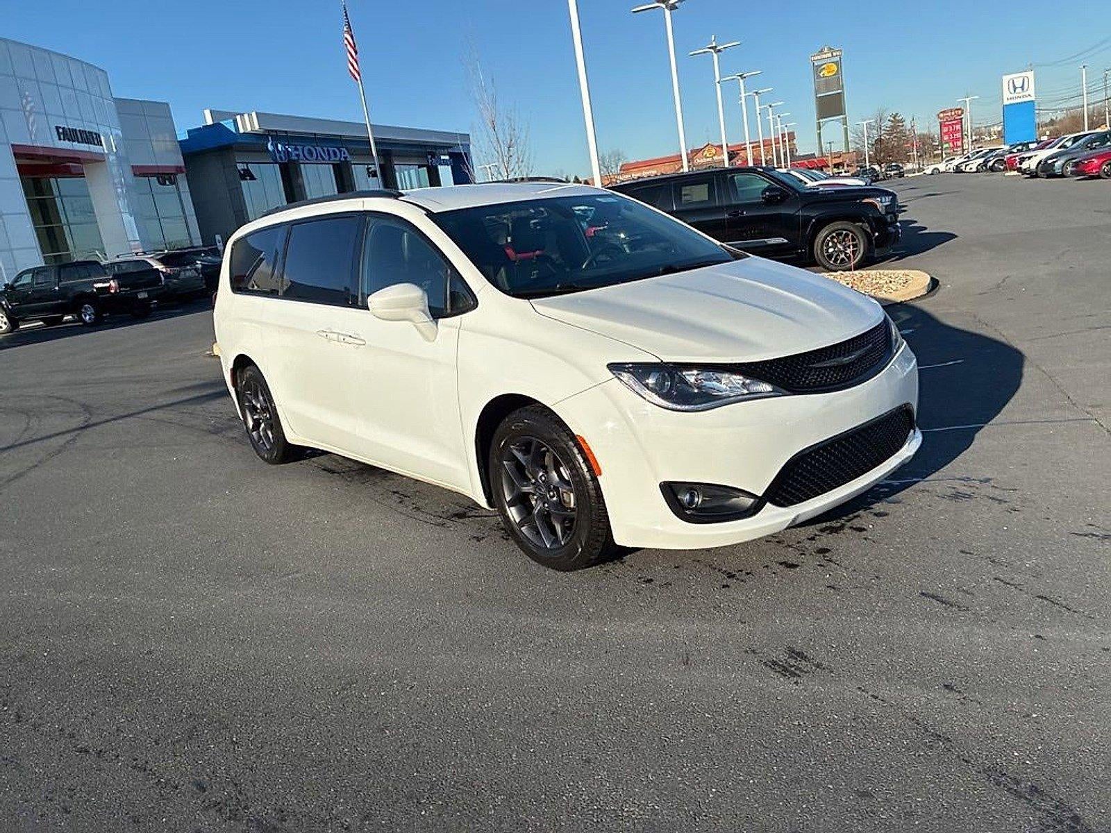2018 Chrysler Pacifica Touring L Plus FWD