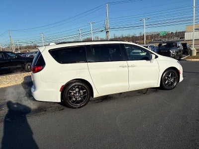 2018 Chrysler Pacifica Touring L Plus FWD