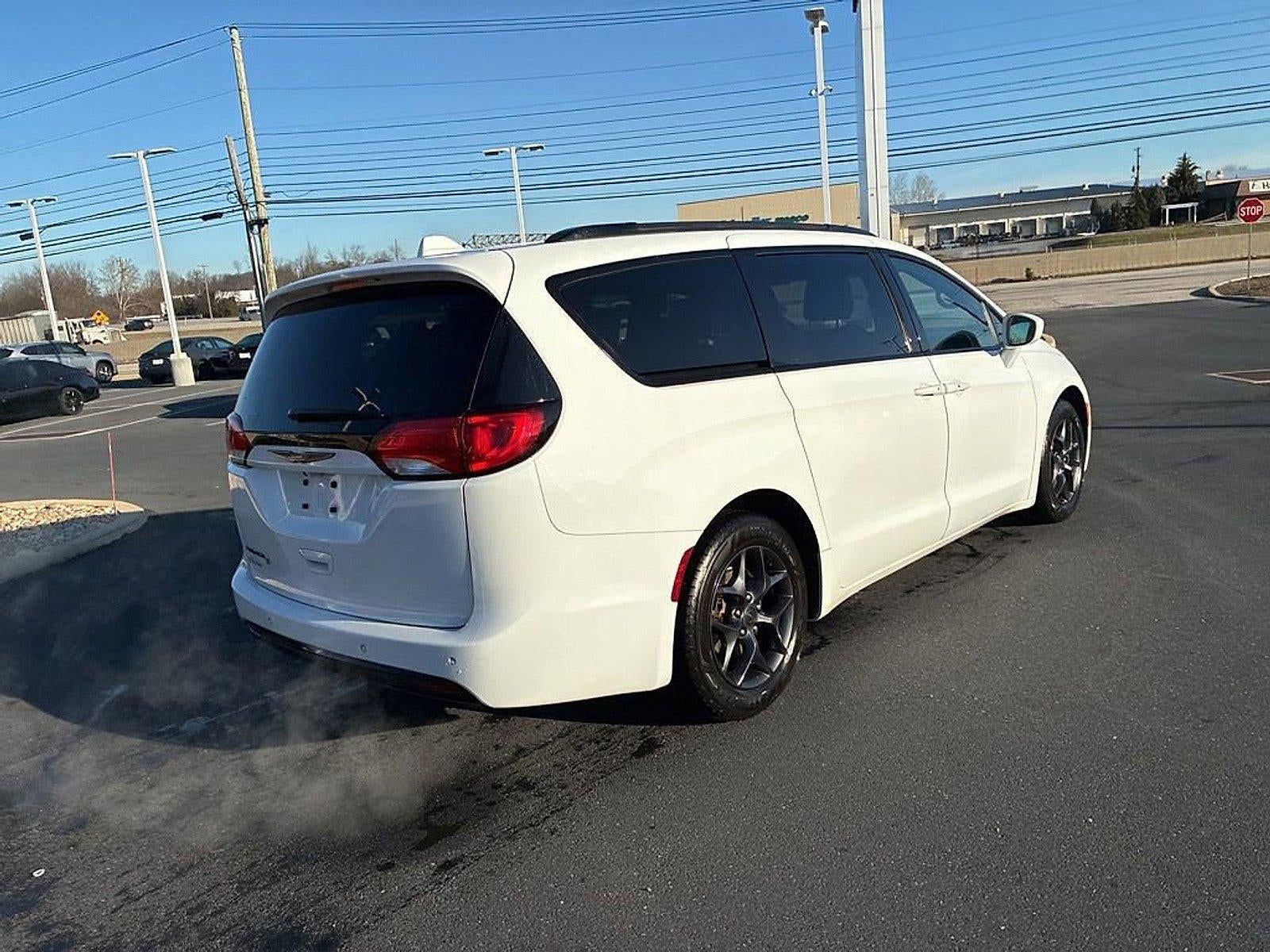 2018 Chrysler Pacifica Touring L Plus FWD