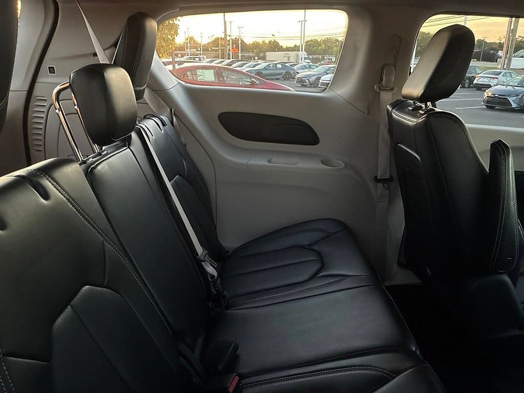 2023 Chrysler Pacifica Hybrid Touring L