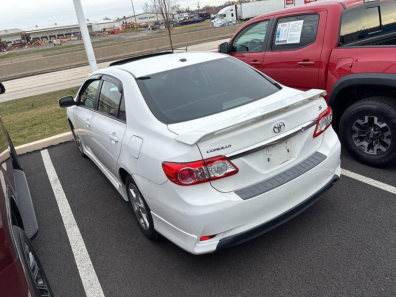 2012 Toyota Corolla 4dr Sdn Auto S (Natl)