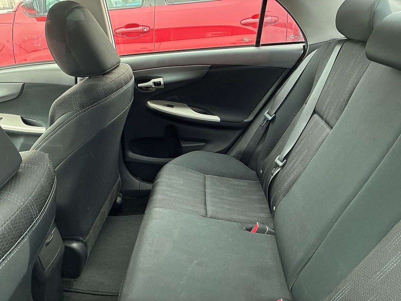 2012 Toyota Corolla 4dr Sdn Auto S (Natl)