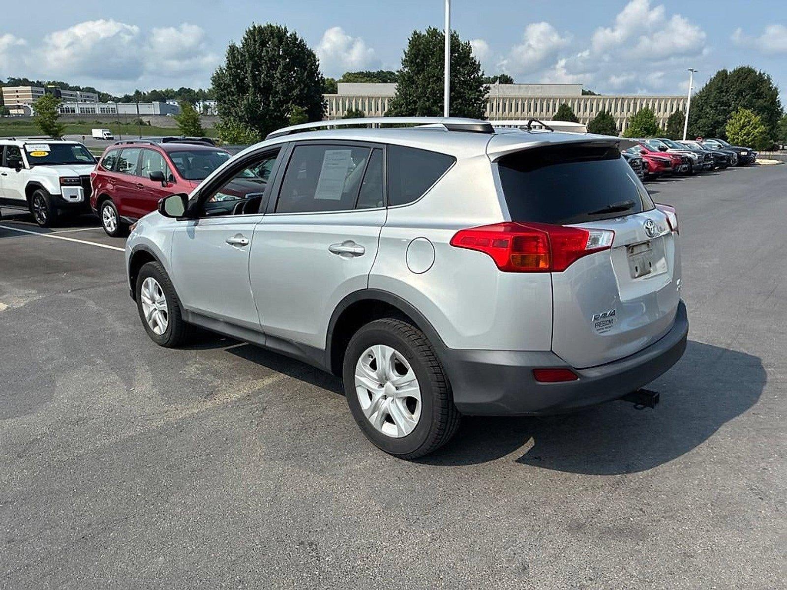 2013 Toyota RAV4 AWD 4dr LE (Natl)