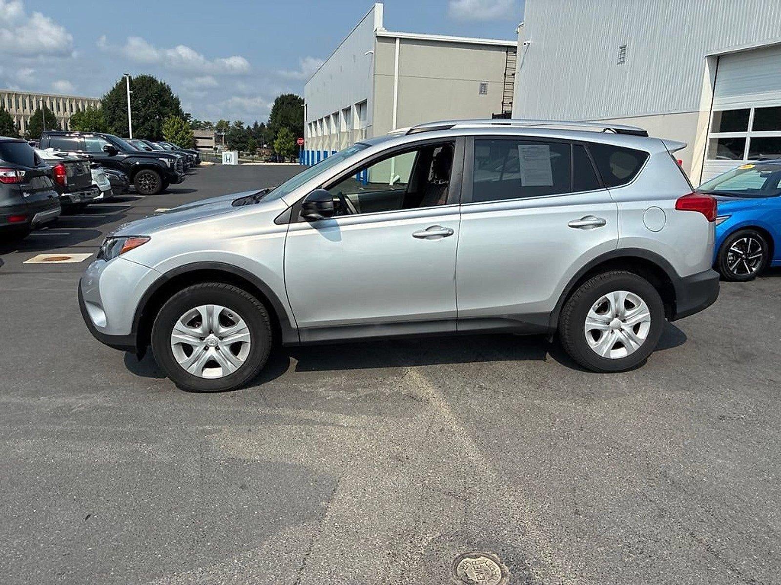 2013 Toyota RAV4 AWD 4dr LE (Natl)