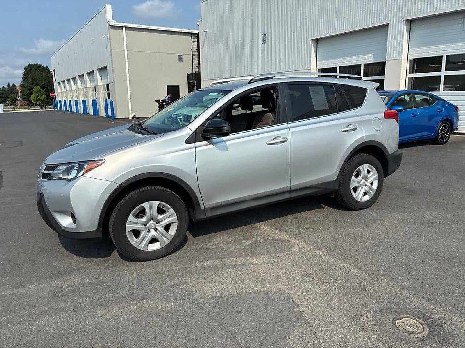 2013 Toyota RAV4 AWD 4dr LE (Natl)
