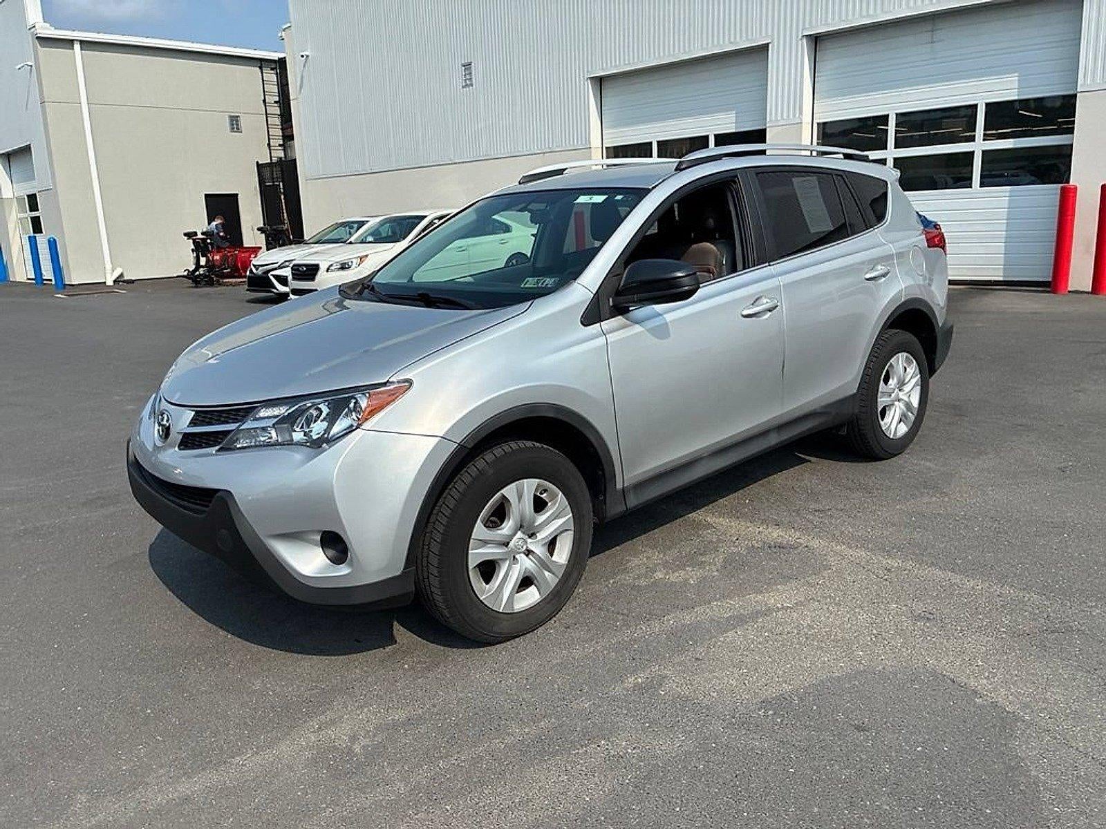 2013 Toyota RAV4 AWD 4dr LE (Natl)