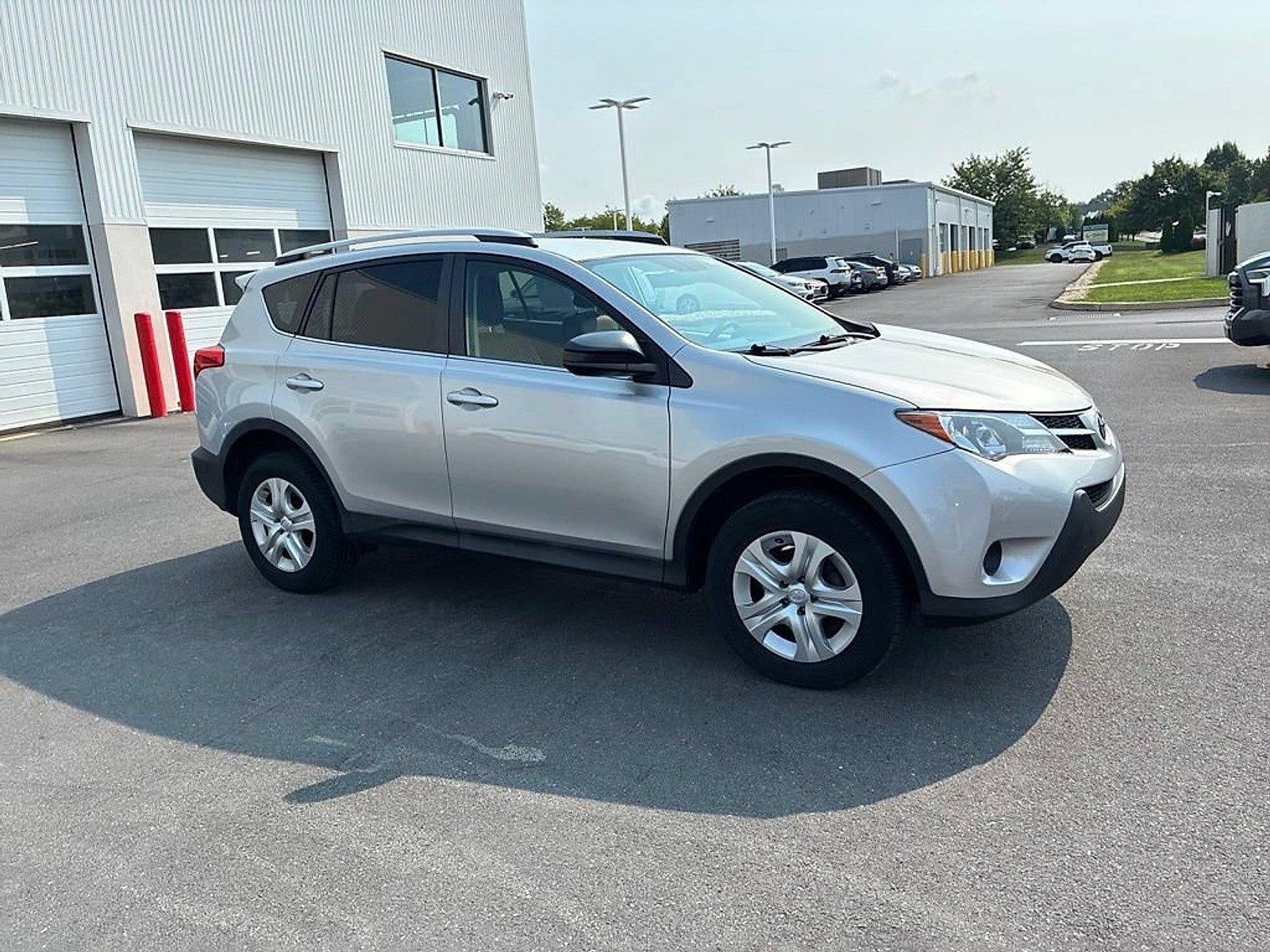 2013 Toyota RAV4 AWD 4dr LE (Natl)