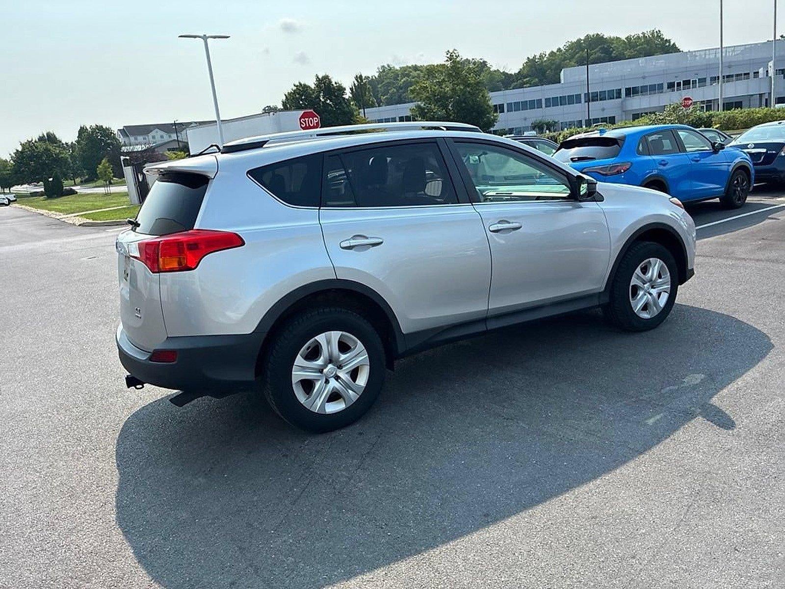 2013 Toyota RAV4 AWD 4dr LE (Natl)
